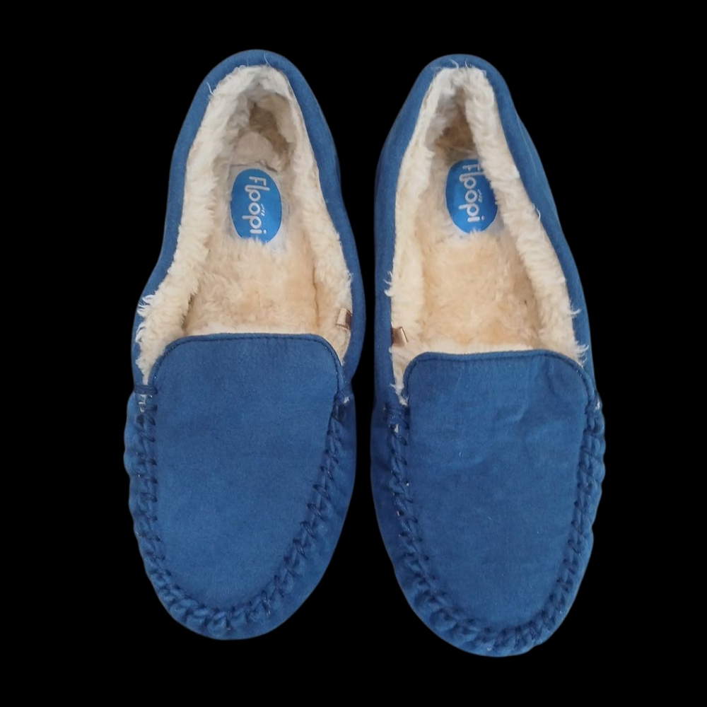 Blue Moccasin Fur Style Slippers Women’s Size 6